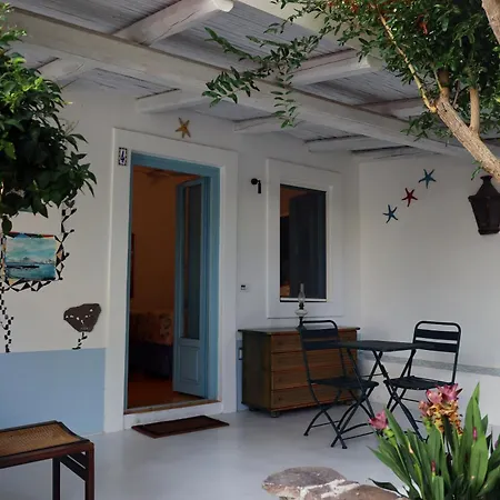 ベッド・アンド・ブレックファスト Art