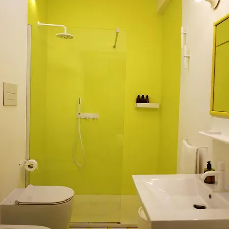 ベッド・アンド・ブレックファスト Art 3*