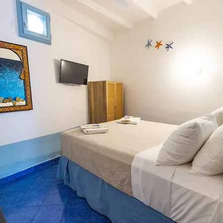 Bed & Breakfast Art 3*