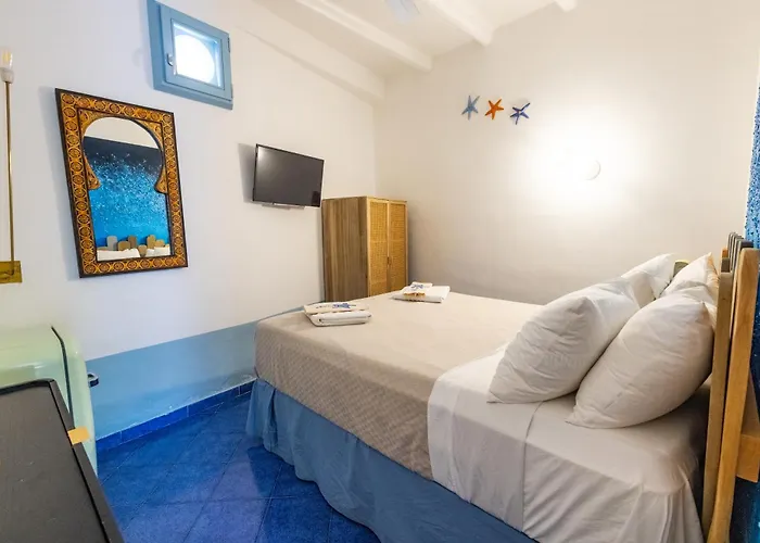 Bed & Breakfast Art 3*